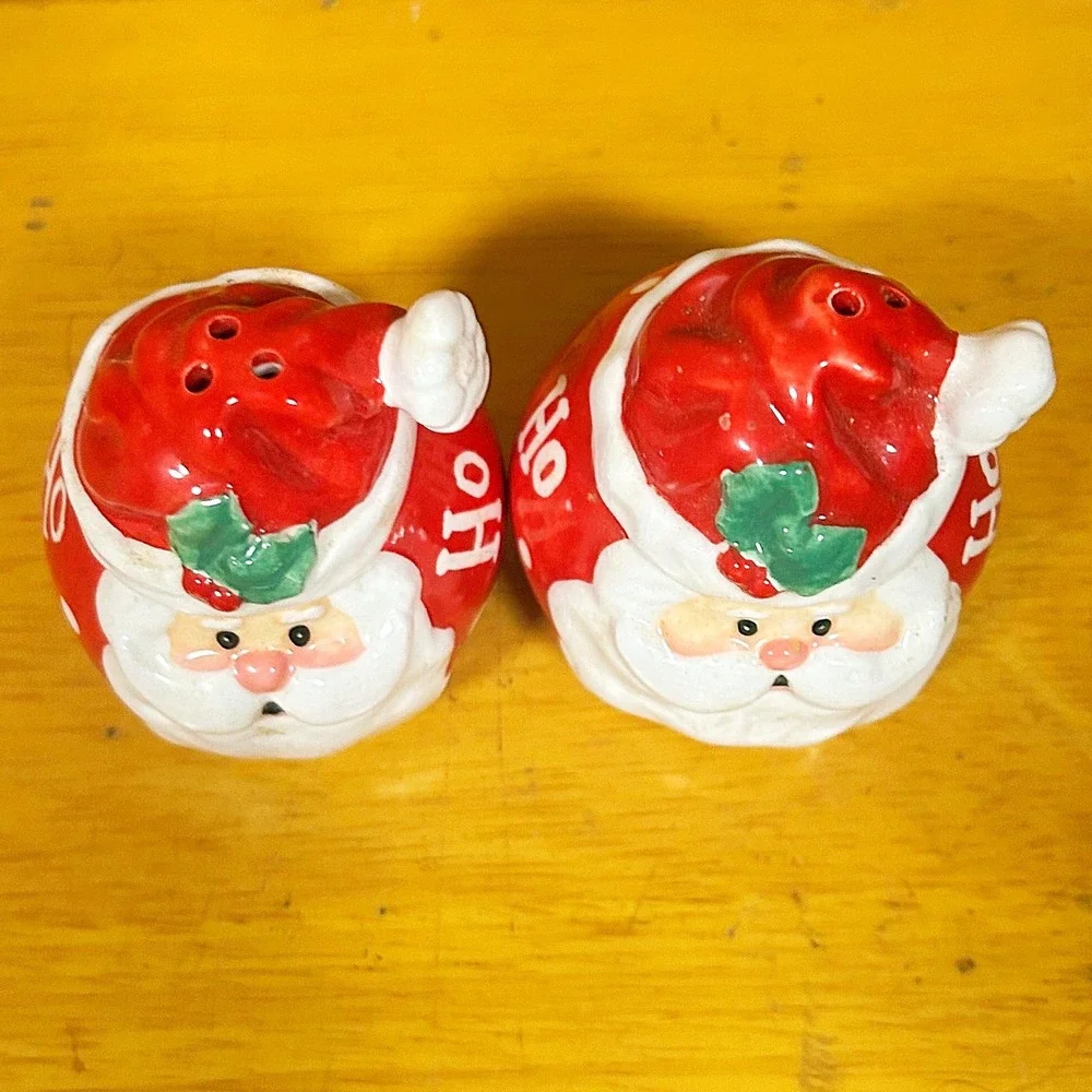 Burton+Burton Santa Ho Ho Ho Salt and Pepper‎ Shakers